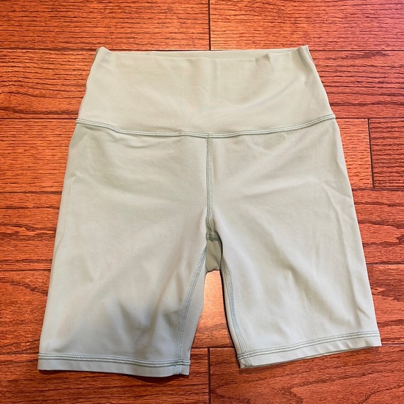 Athleta Transcend Bike Shorts Raleigh Green - Picture 2 of 5